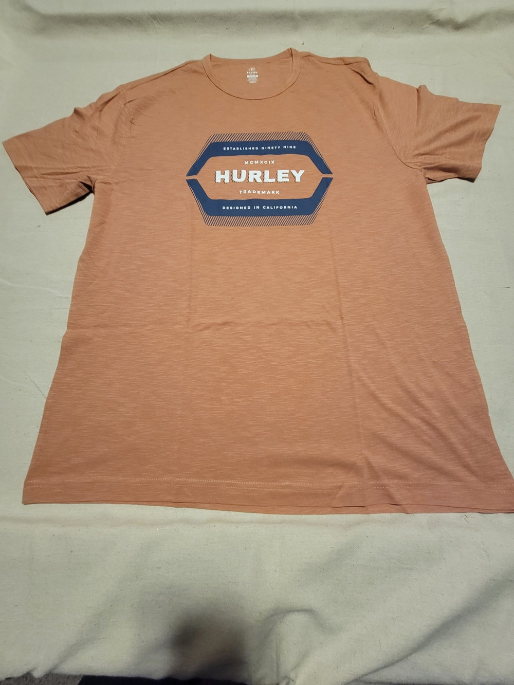 Hurley Men's Peach Short-Sleeve Logo Tee with Navy Graphic